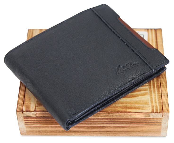 Venezia® Nappa Leather Bifold Wallet with 13 Compartments