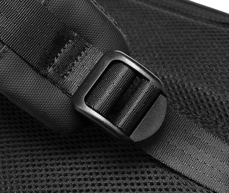 The Wildhorseโข Pro Crossbody Bag for 12" Tablets with USB Port, photo 9