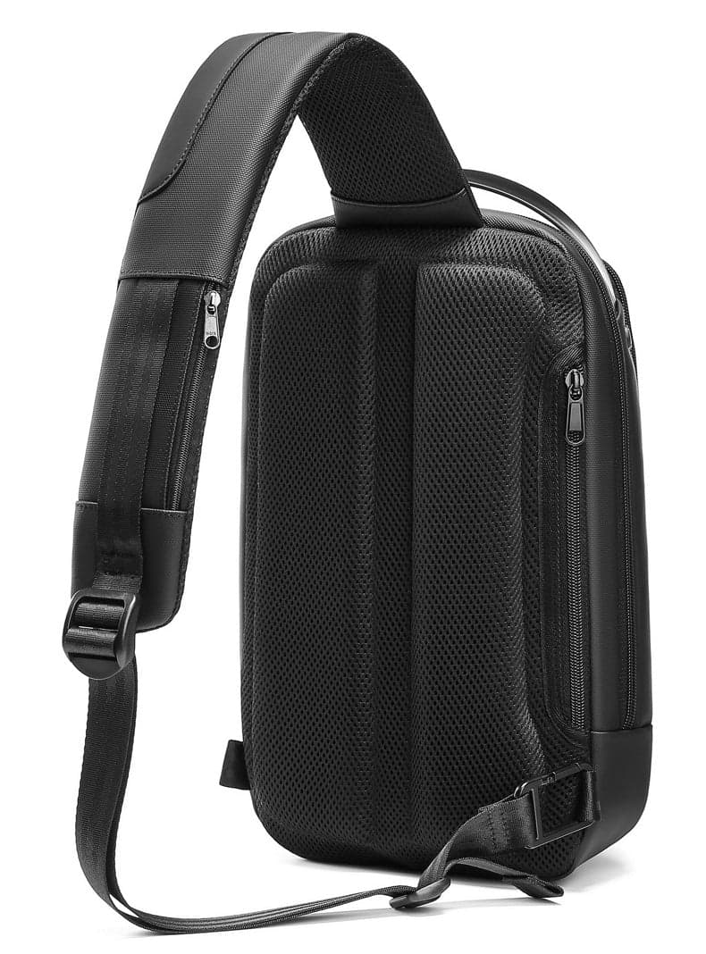 The Wildhorseโข Pro Crossbody Bag for 12" Tablets with USB Port, photo 4