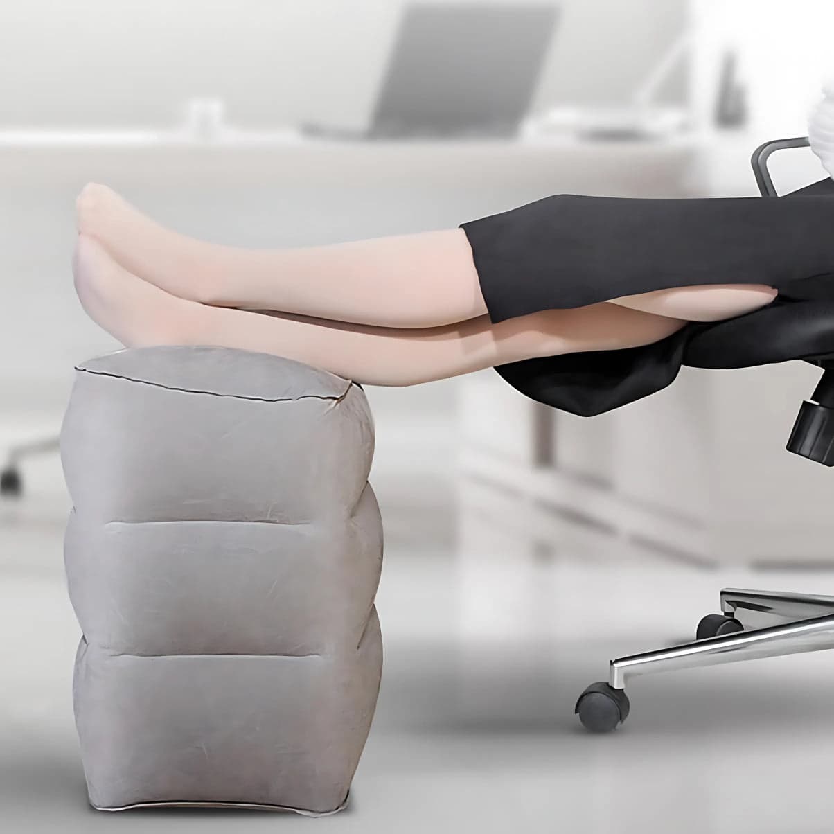 Strivon Inflatable Footrest, photo 18