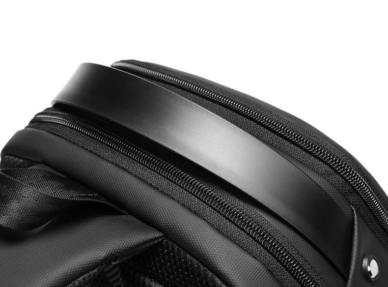 The Wildhorseโข Pro Crossbody Bag for 12" Tablets with USB Port, photo 7