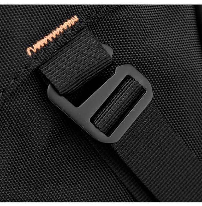 Thoron™ Signature 7L Shoulder Bag for iPad, photo 7