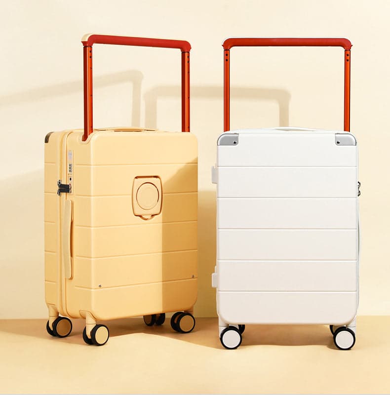 The Reign Man™ Pro Hardside Suitcase with USB Port, photo 20