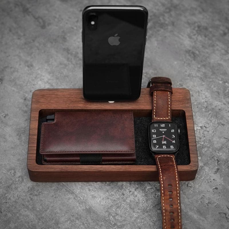 Xerus™ Plus Slim Leather Wallet with AirTag Slot, photo 15