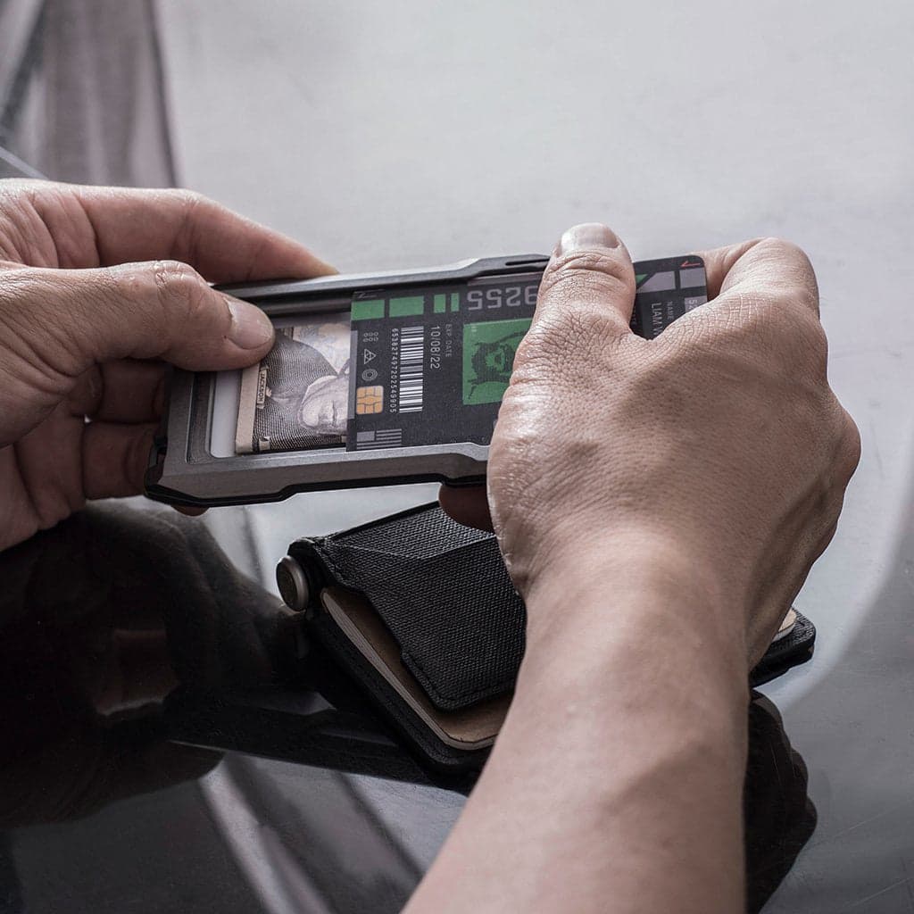 Polaryx™ Prime Aluminum RFID Card Holder, photo 10
