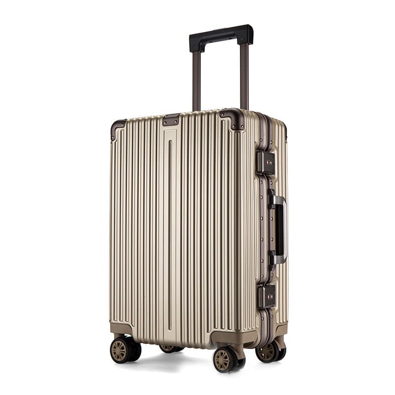 Camel Mountainยฎ Trek 28" Large Aluminum Frame Suitcase, photo 18