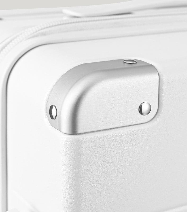The Reign Man™ Pro Hardside Suitcase with USB Port, photo 5