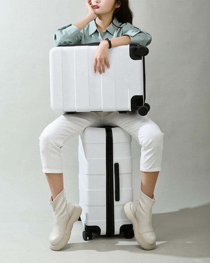 The Riflemanโข Pro Hardside Carry-On Suitcase with USB Port, photo 17