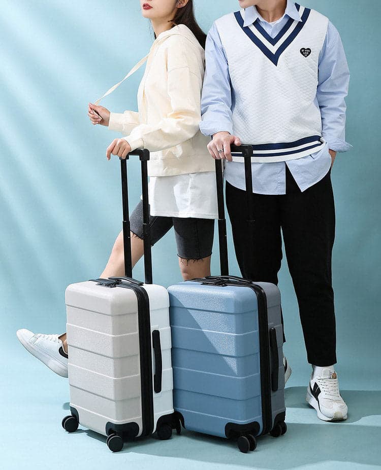 The Riflemanโข Pro Hardside Carry-On Suitcase with USB Port, photo 5
