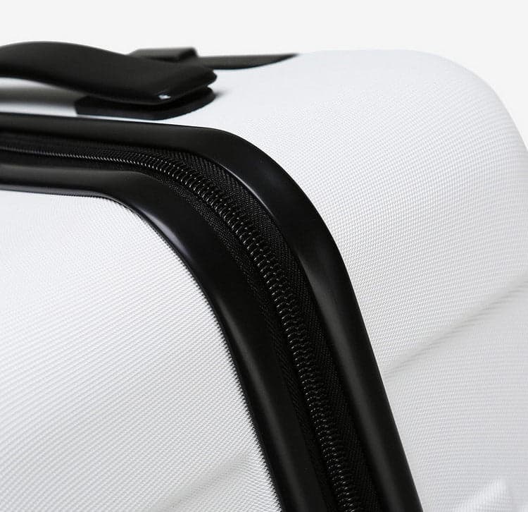 The Riflemanโข Pro Hardside Carry-On Suitcase with USB Port, photo 8