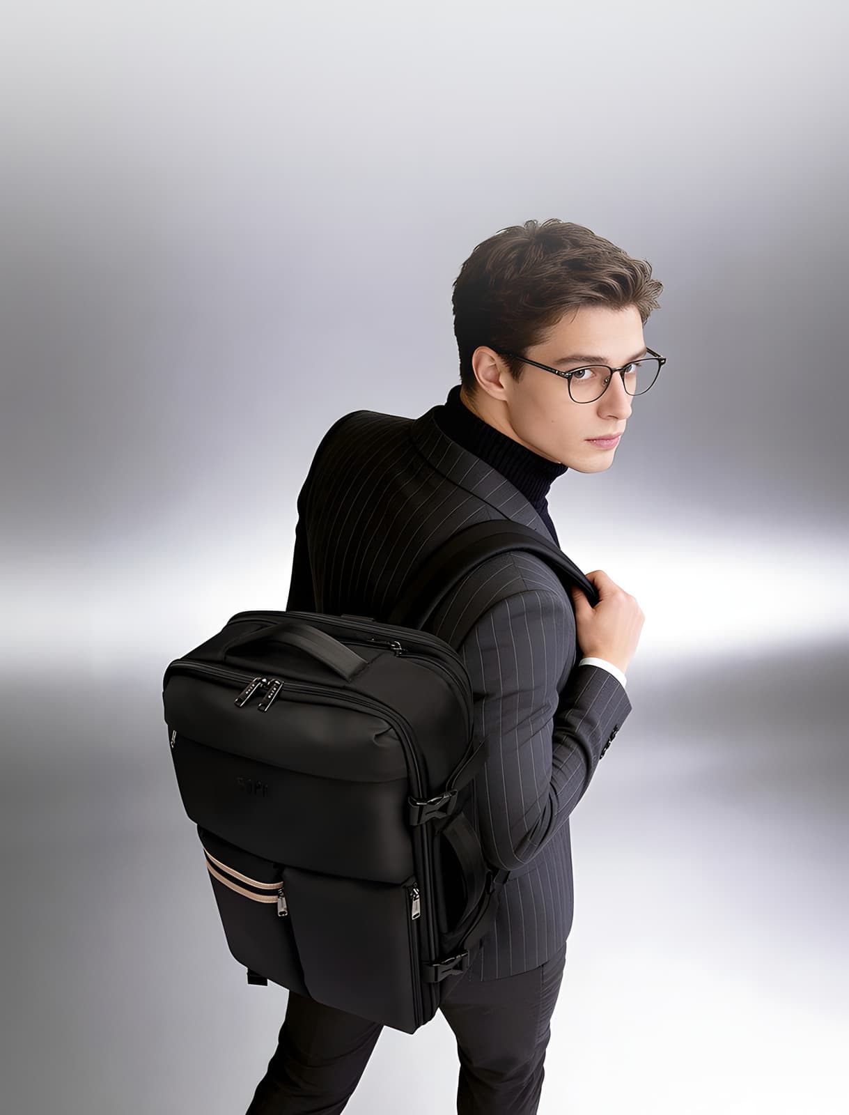 Mantova Men's Expandable Business Travel Backpack, 25 to 30 L, photo 2