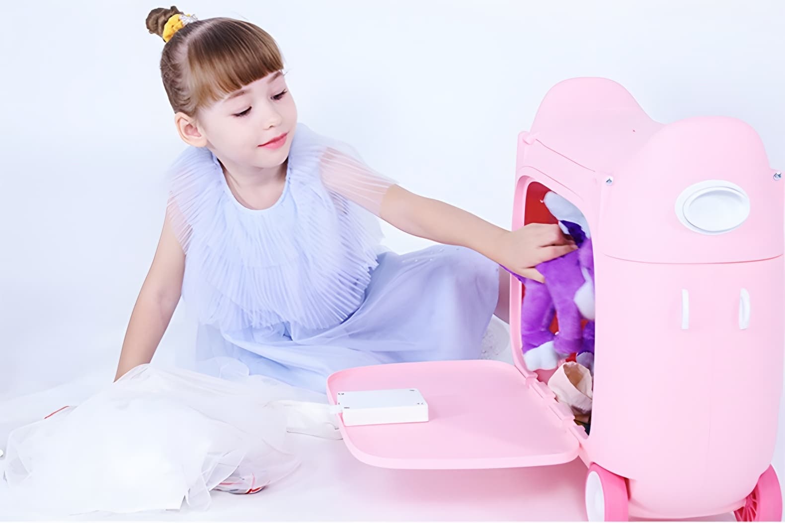 Mila 20" Kids' Ride-On Suitcase and Travel Bed, photo 11