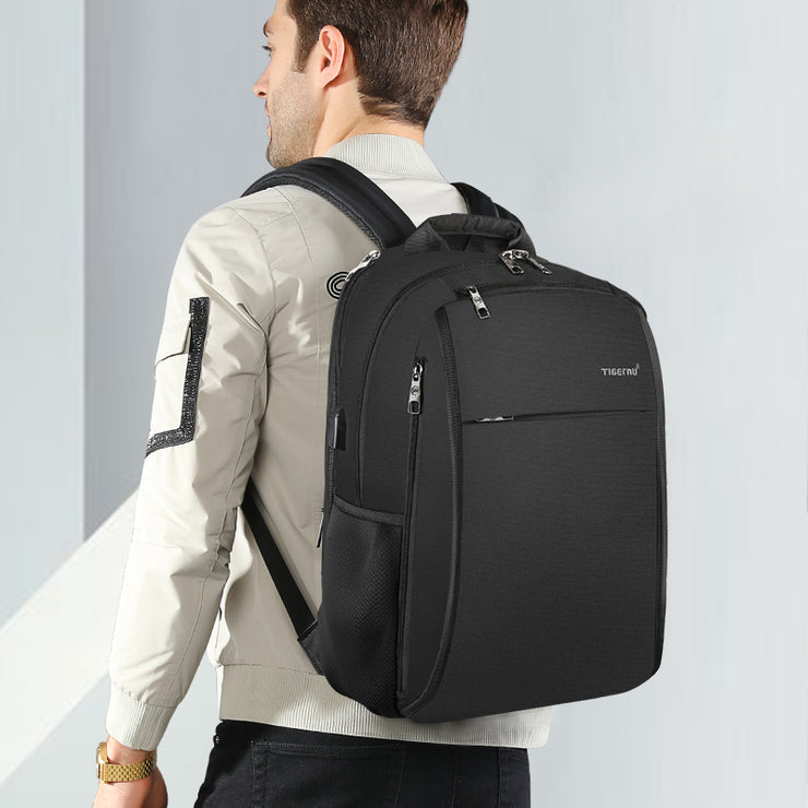 The Guinness™ Flyweight Commute Daypack